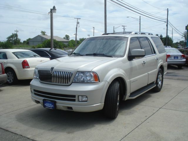 Lincoln Navigator 2005 photo 4