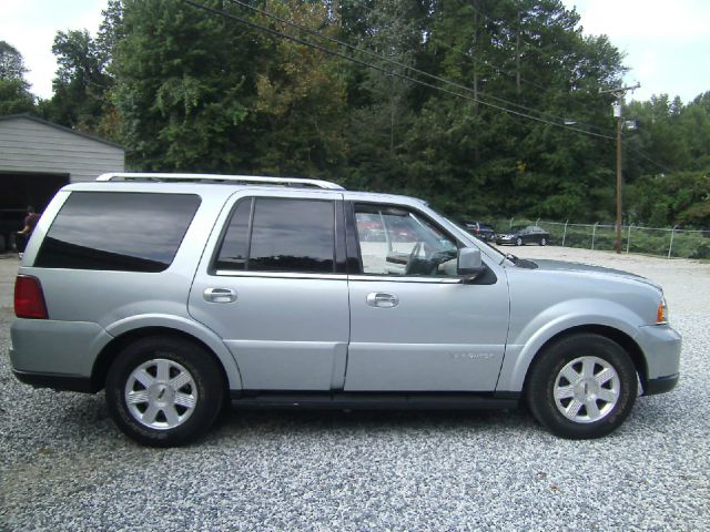 Lincoln Navigator 2005 photo 3