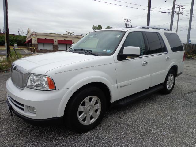 Lincoln Navigator 2005 photo 2