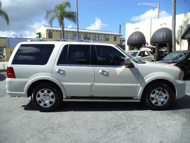Lincoln Navigator 2005 photo 3