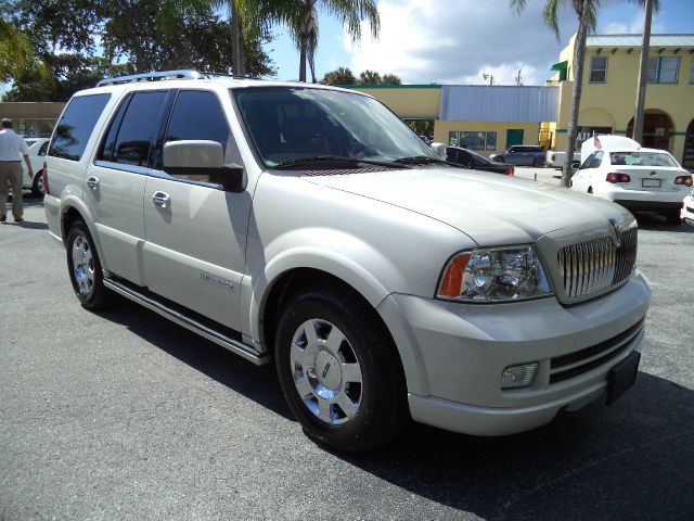 Lincoln Navigator 2005 photo 4