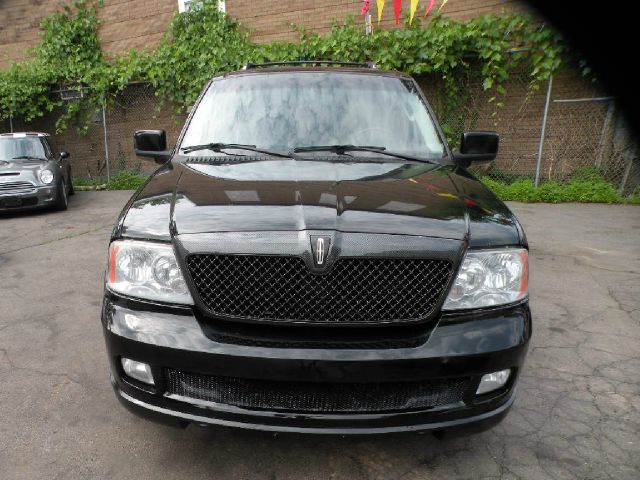 Lincoln Navigator 2005 photo 1