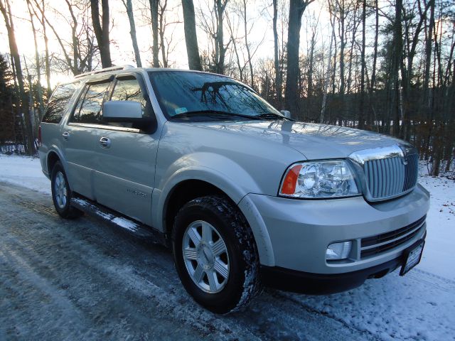 Lincoln Navigator 2005 photo 1