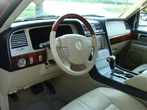 Lincoln Navigator 2005 photo 2