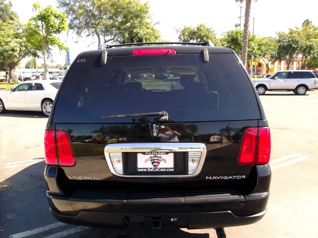 Lincoln Navigator 2005 photo 3