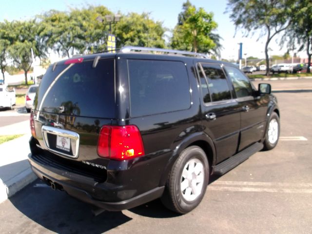 Lincoln Navigator 2005 photo 4