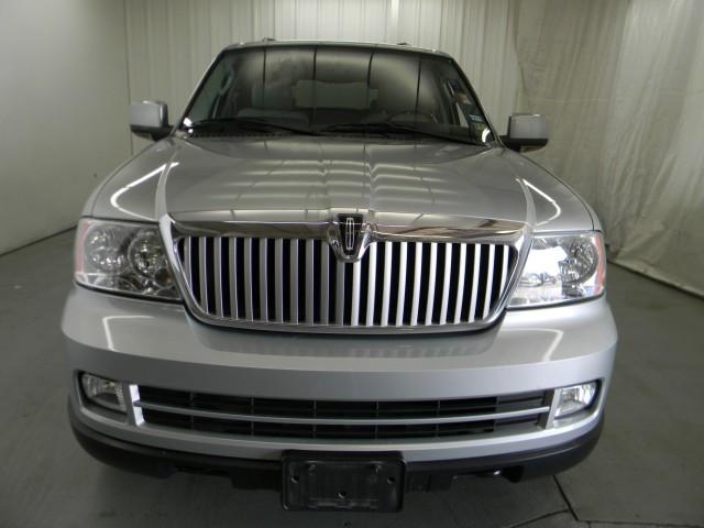 Lincoln Navigator 2005 photo 1