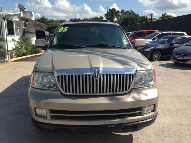 Lincoln Navigator 2005 photo 4