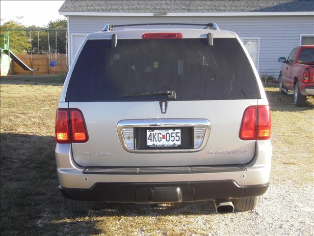 Lincoln Navigator 2005 photo 1