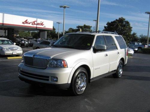 Lincoln Navigator 2005 photo 1
