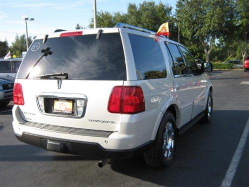 Lincoln Navigator 2005 photo 3