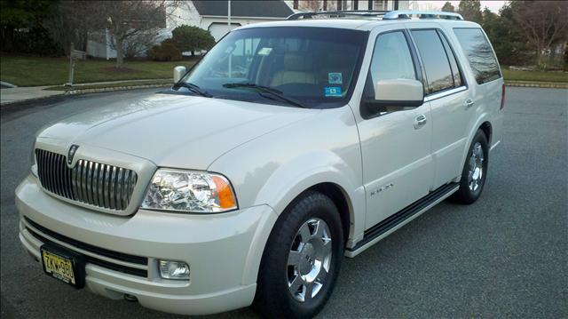 Lincoln Navigator 2005 photo 1