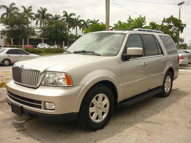 Lincoln Navigator 2005 photo 11