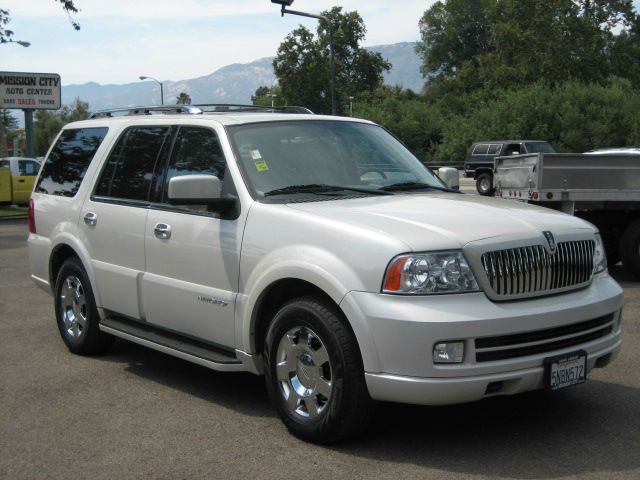 Lincoln Navigator 2005 photo 3