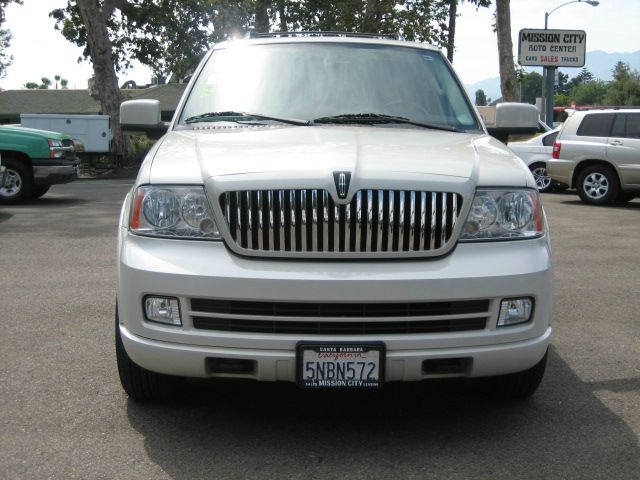Lincoln Navigator 2005 photo 4