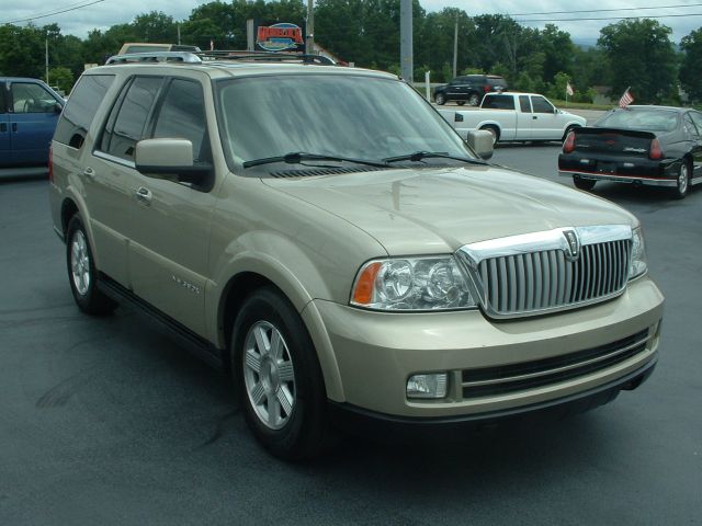 Lincoln Navigator 2005 photo 2