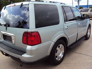 Lincoln Navigator 2005 photo 16
