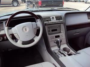 Lincoln Navigator 2005 photo 17