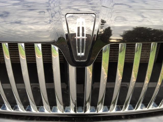 Lincoln Navigator 2006 photo 2