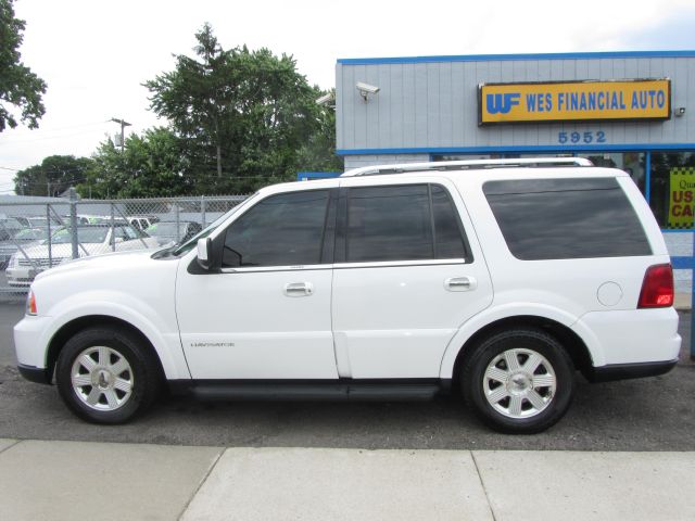 Lincoln Navigator 4dr S V6 Manual 4WD SUV