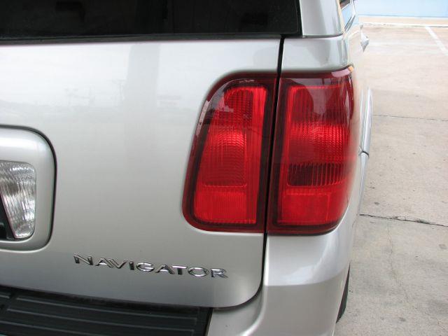 Lincoln Navigator 2WD 4dr V6 SE SUV SUV