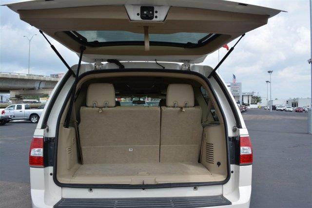 Lincoln Navigator 4dr HB SE Hatchback SUV