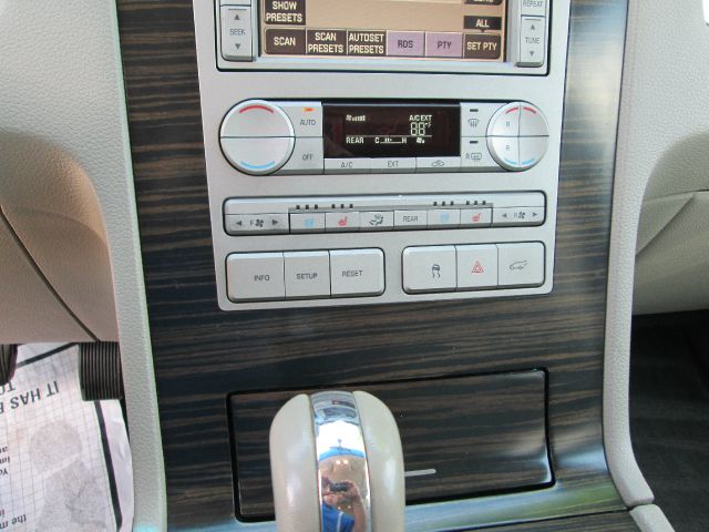 Lincoln Navigator 2007 photo 25