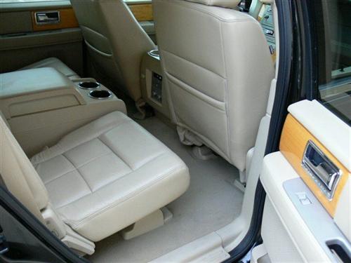 Lincoln Navigator 2007 photo 2