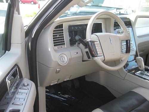 Lincoln Navigator 2008 photo 2