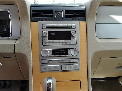 Lincoln Navigator 2008 photo 4