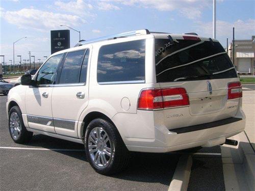 Lincoln Navigator 2008 photo 2