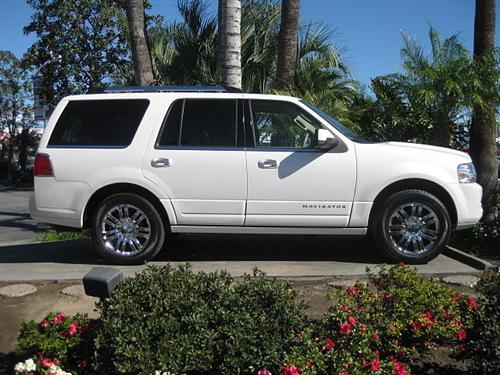 Lincoln Navigator 2008 photo 2