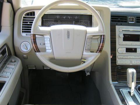 Lincoln Navigator 2008 photo 2