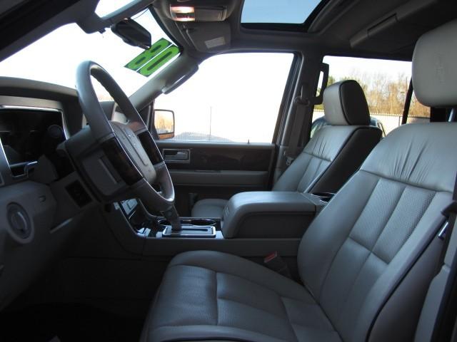 Lincoln Navigator 2WD 4dr V6 SE SUV Sport Utility
