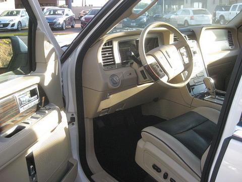 Lincoln Navigator 2008 photo 2