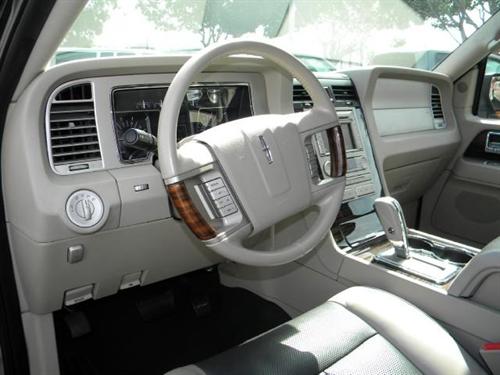 Lincoln Navigator 2008 photo 2