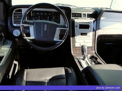 Lincoln Navigator 2008 photo 2