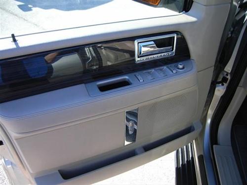 Lincoln Navigator 2008 photo 2