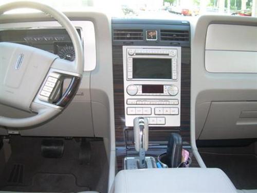 Lincoln Navigator 530i Sedan Other