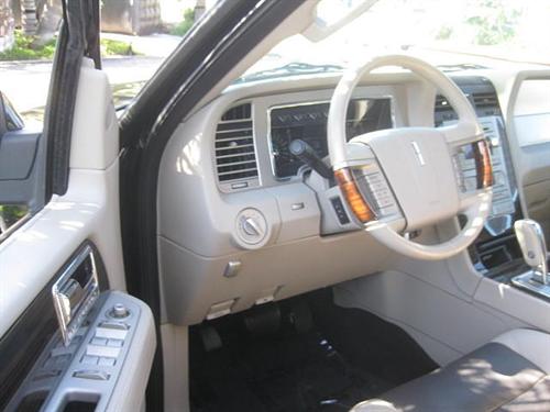 Lincoln Navigator 2008 photo 2