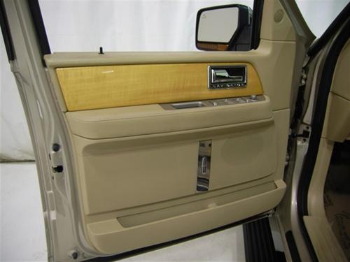 Lincoln Navigator 2WD 15 Other