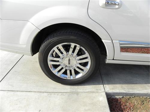 Lincoln Navigator 2008 photo 3
