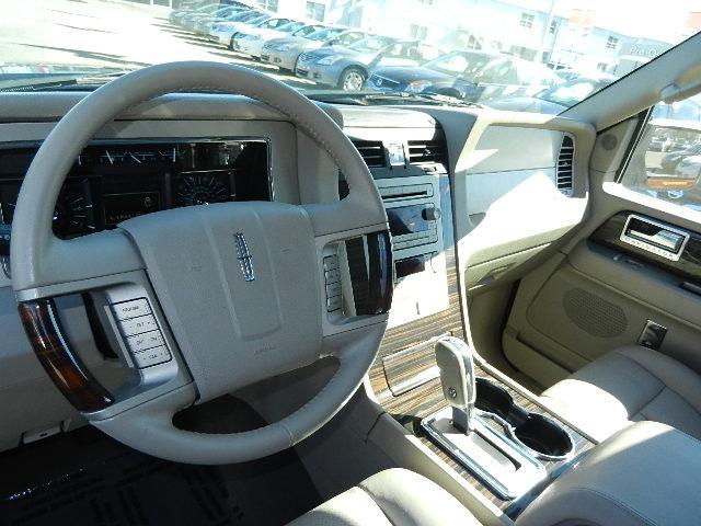 Lincoln Navigator 2008 photo 2