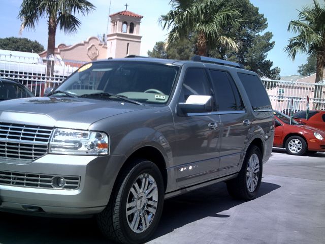 Lincoln Navigator Ram 3500 Diesel 2-WD SUV