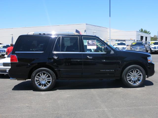 Lincoln Navigator R25 SUV