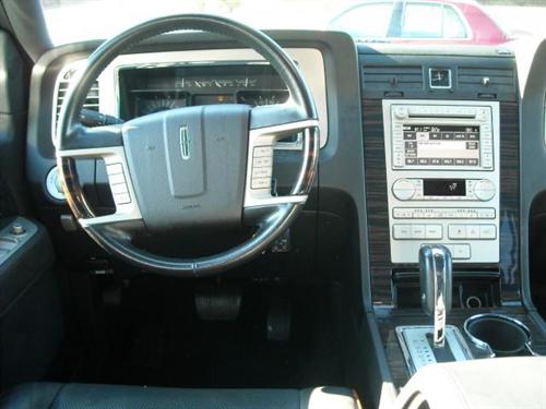 Lincoln Navigator 2008 photo 2