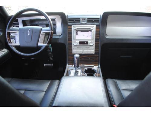 Lincoln Navigator 2008 photo 2