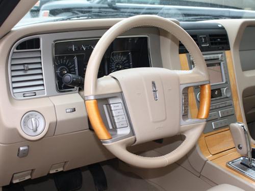 Lincoln Navigator 2008 photo 2