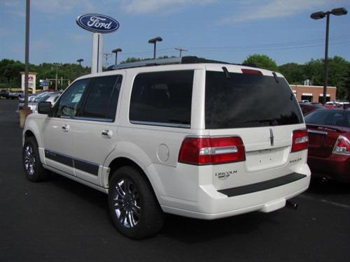 Lincoln Navigator 2008 photo 2