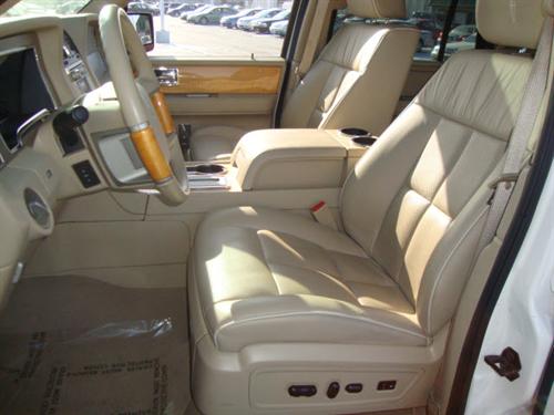 Lincoln Navigator 2WD 4dr V6 SE SUV Other